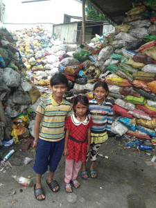 child-wastepickers-nepal-3